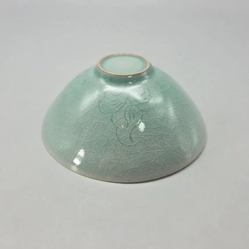 [BUNJANG] Gicheon Park Sae-ki Celadon Inlaid Crane and Cloud Pattern Tea Bowl / 도자기 인간국보 기천 박세기 청자 상감 운학문 다완