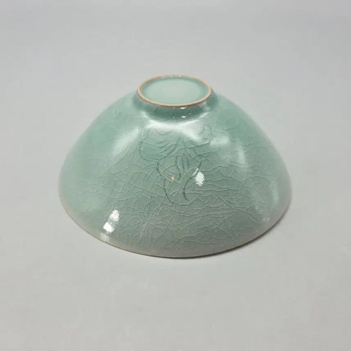 [BUNJANG] Gicheon Park Sae-ki Celadon Inlaid Crane and Cloud Pattern Tea Bowl / 도자기 인간국보 기천 박세기 청자 상감 운학문 다완