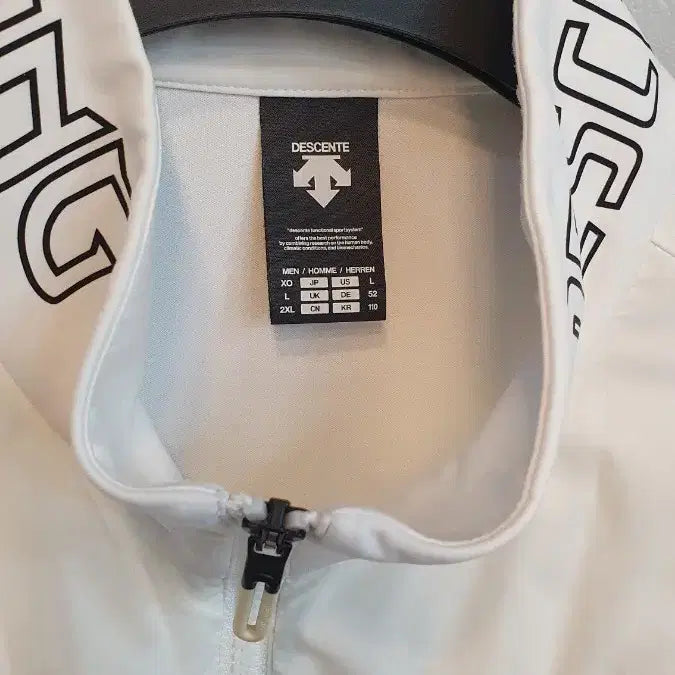 [BUNJANG] Descente Windbreaker Jacket 110 / 데상트바람막이점퍼 110