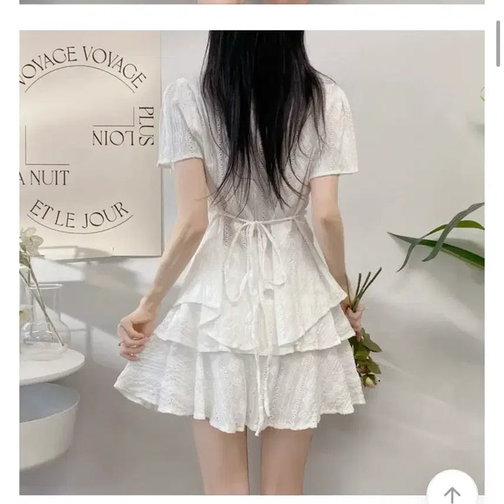 [BUNJANG] Ably Lace Punching Two-Piece Set / 에이블리 레이스 펀칭 투피스 세트