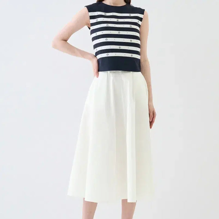 [BUNJANG] LANVIN Collection Crystal Emblem Flare Long Skirt / 한섬 랑방컬렉션 LANVIN 크리스탈 엠블럼 플레어 롱스커트 화이트