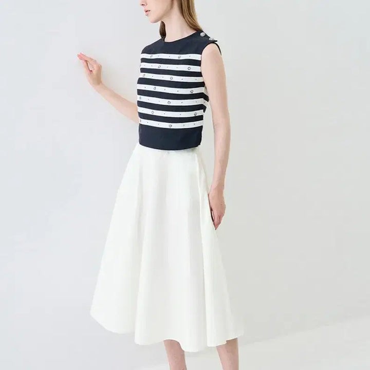 [BUNJANG] LANVIN Collection Crystal Emblem Flare Long Skirt / 한섬 랑방컬렉션 LANVIN 크리스탈 엠블럼 플레어 롱스커트 화이트