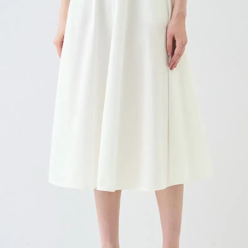 [BUNJANG] LANVIN Collection Crystal Emblem Flare Long Skirt / 한섬 랑방컬렉션 LANVIN 크리스탈 엠블럼 플레어 롱스커트 화이트