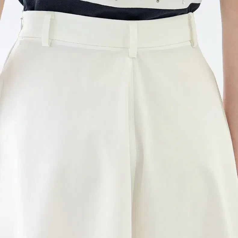 [BUNJANG] LANVIN Collection Crystal Emblem Flare Long Skirt / 한섬 랑방컬렉션 LANVIN 크리스탈 엠블럼 플레어 롱스커트 화이트