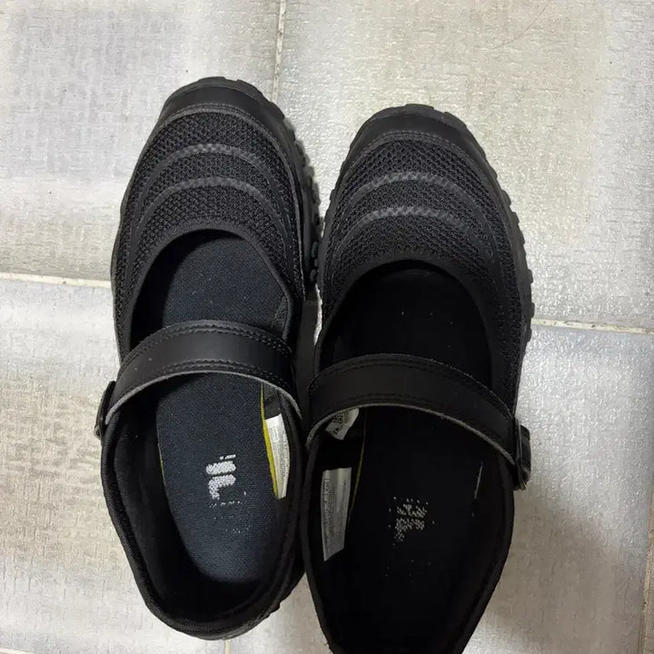 [BUNJANG] Fila Eschape Mary Jane Black Flats 230 / 휠라 에샤페 메리제인 블랙 230