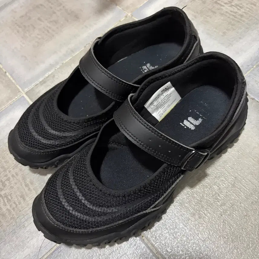 [BUNJANG] Fila Eschape Mary Jane Black Flats 230 / 휠라 에샤페 메리제인 블랙 230