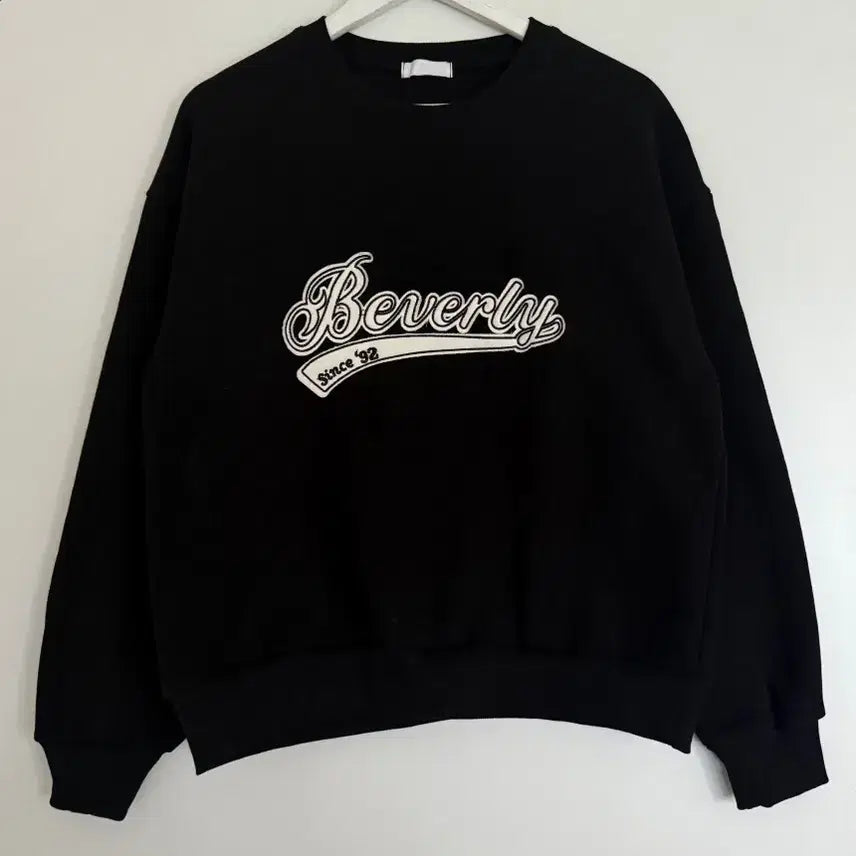 [BUNJANG] Ablie Winter Lettering Patch Fleece Sweatshirt / 겨울 레터링 패치 양기모 기모 맨투맨 맨투맨티 에이블리 지그재그 개강룩