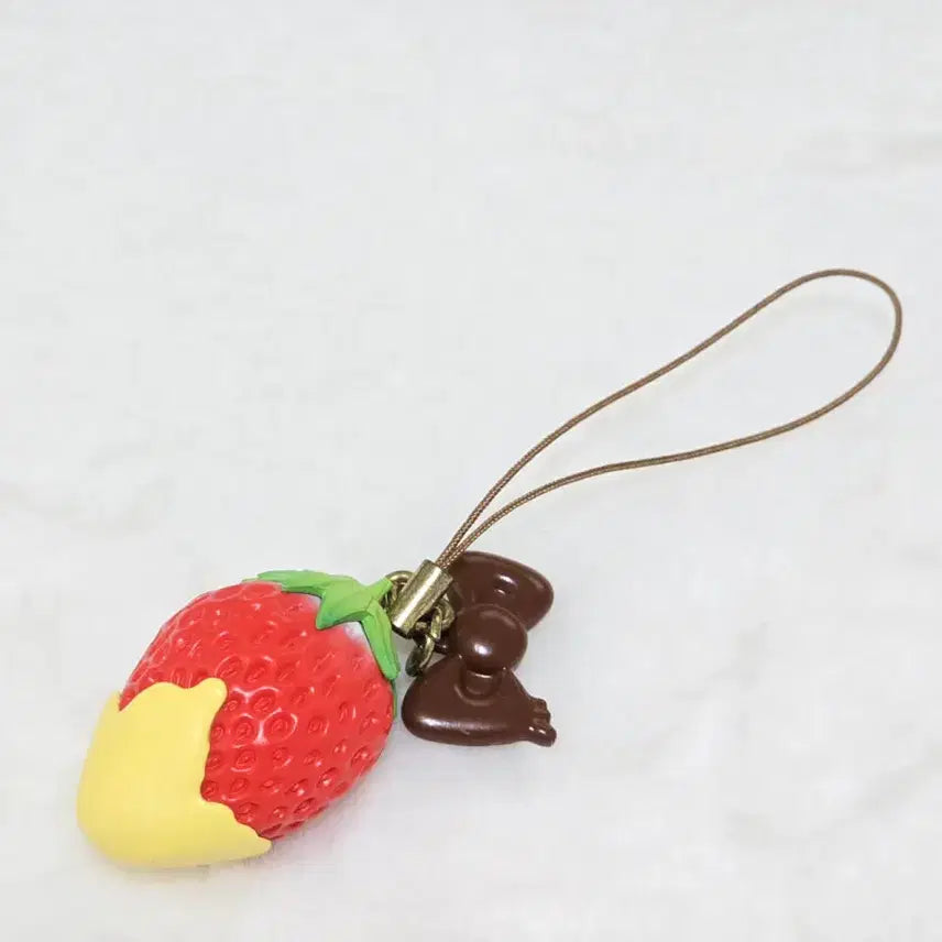 [BUNJANG] Sanrio Strawberry Hello Kitty Strap / 산리오 딸기 키티스트랩 딸기퐁듀 스트랩
