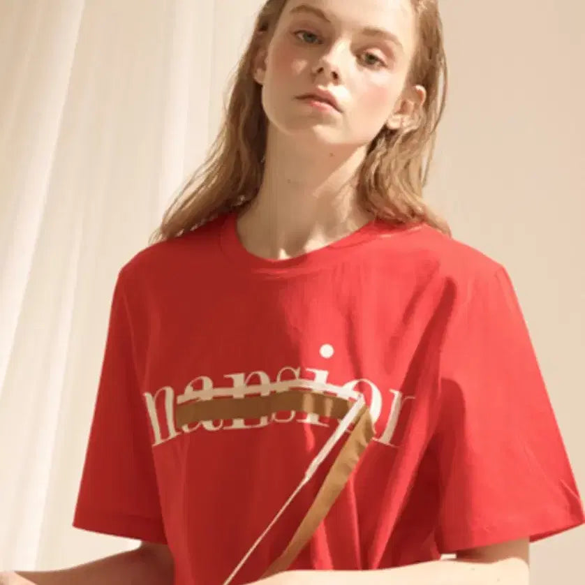 [BUNJANG] Be뮤즈맨션 Lettering Gold Tape T-shirt / (무료배송) 비뮤즈맨션 레터링 골테이프 티셔츠