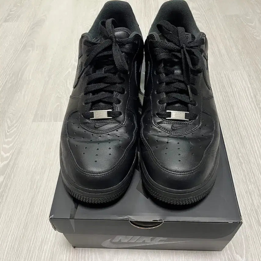 [SOLD OUT] 나이키 슈프림포스 올검 290팝니다