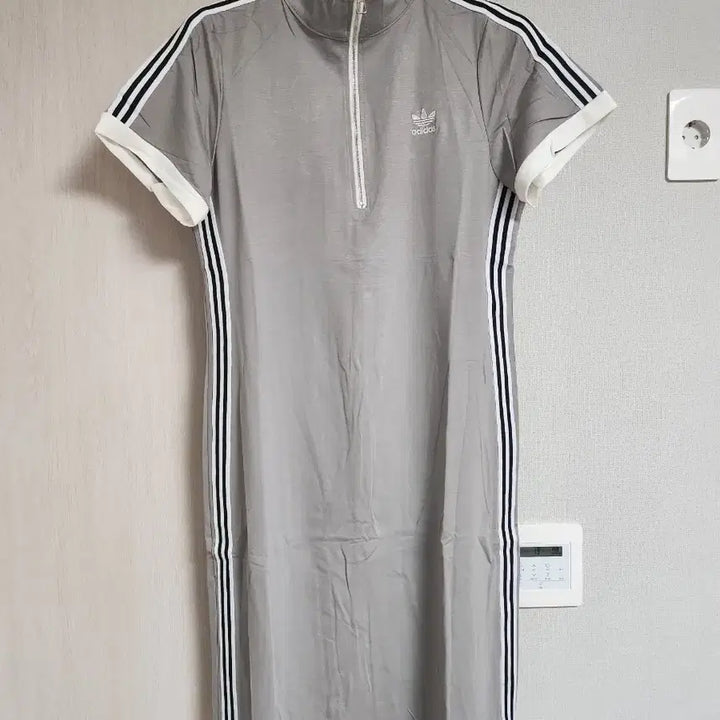 [BUNJANG] Adidas Three-Stripes Half-Zip Midi Dress / 아디다스 삼선 반집업 원피스 회색.와인색.네이비색(새상품)