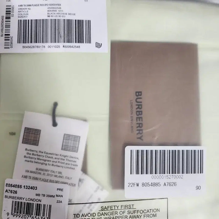 [BUNJANG] Burberry Embossed TB Reversible Belt Black/Beige Size 90 / 버버리 엠보 TB 양면 벨트 블랙/베이지 90 사이즈