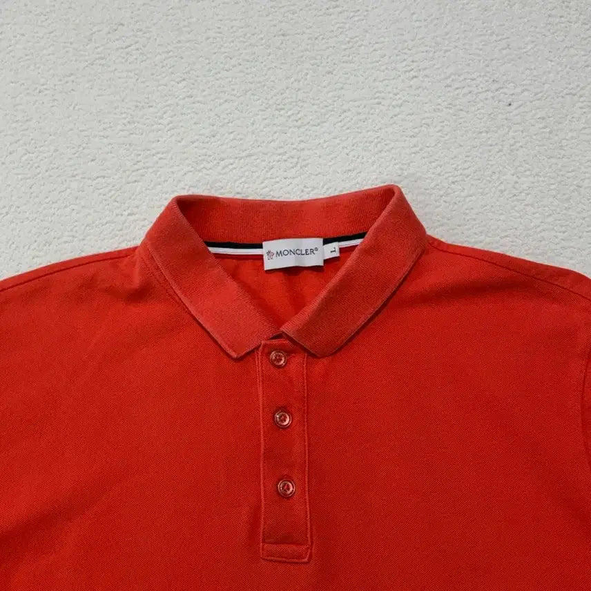[SOLD OUT] 정품 몽클레어 삼선 와펜 카라 티셔츠 L 사이즈 오렌지