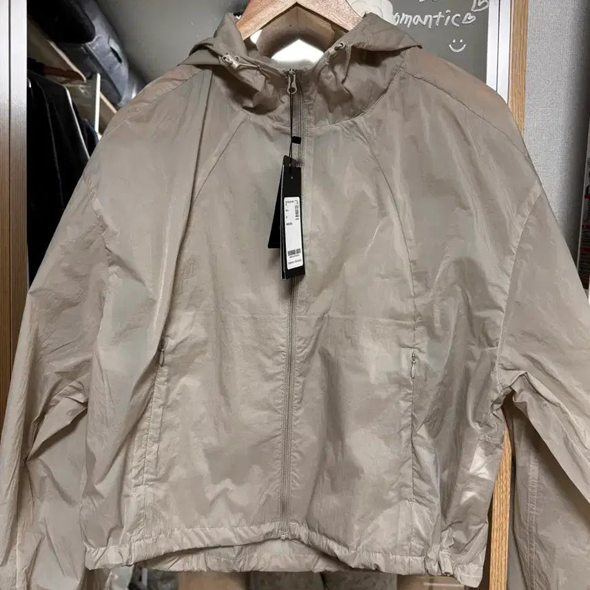 [SOLD OUT] 무신사 스탠다드 우먼즈 윈드브레이커 베이지