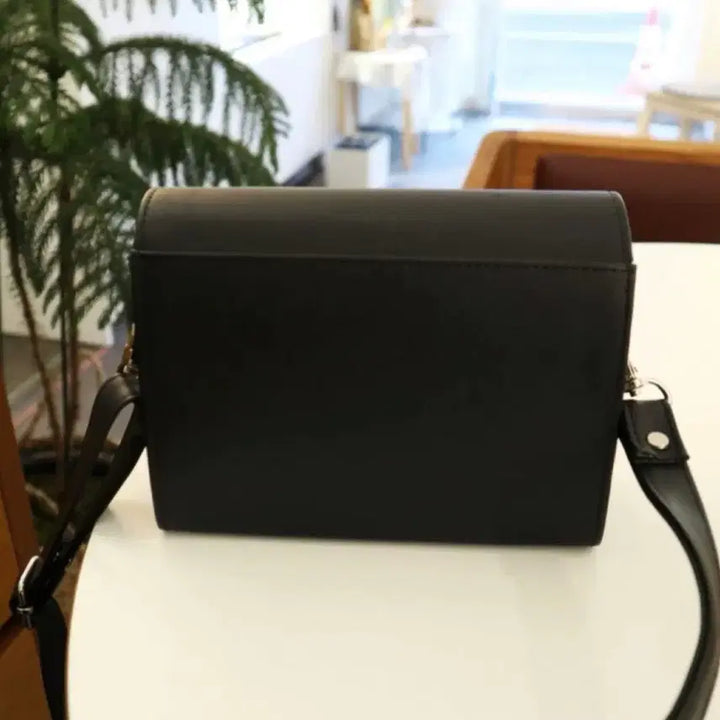 [BUNJANG] Atum Studio Mini Crossbag / (새상품)아텀스튜디오 미니 크로스백