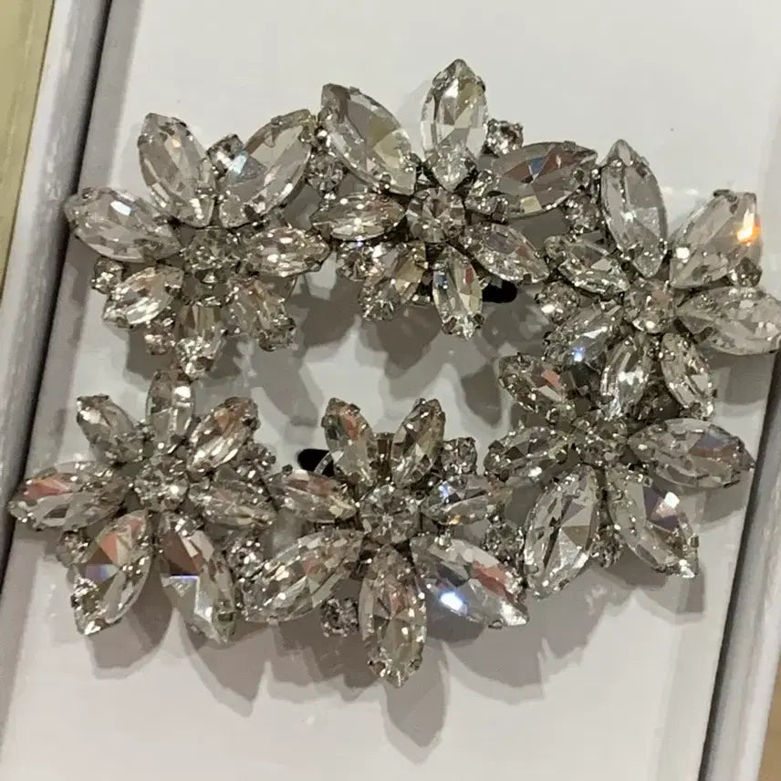 [SOLD OUT] (슈즈브로치)사뿐 화이트 펌프스 힐 큐빅 장식 브로치