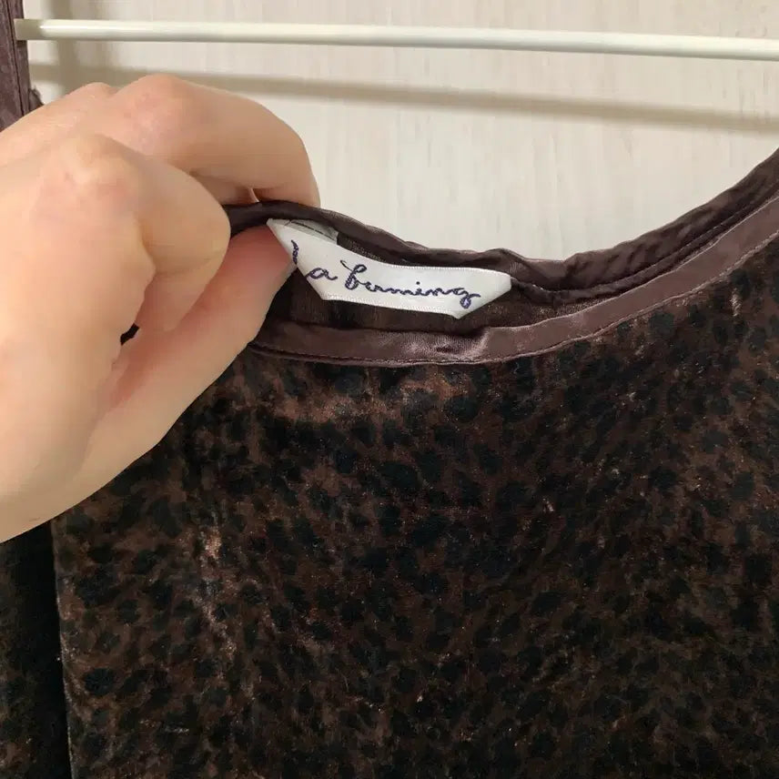 [BUNJANG] Vintage Leopard Print Velvet Slit Dress / 호피 벨벳 트임 원피스 (빈티지)