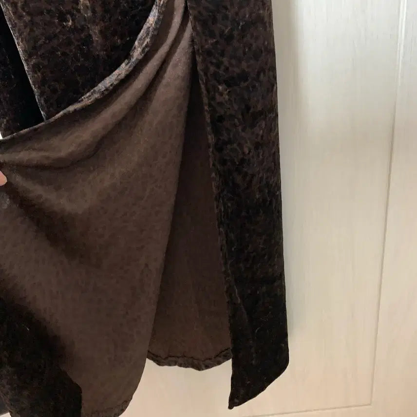 [BUNJANG] Vintage Leopard Print Velvet Slit Dress / 호피 벨벳 트임 원피스 (빈티지)