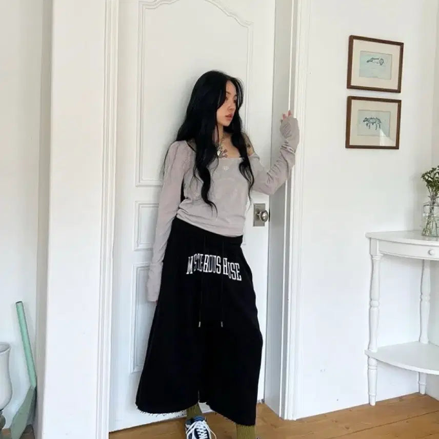 [BUNJANG] The Mysterious Hotel Wide Bermuda Pants / 더미스테리어스호텔 와이드 버뮤다