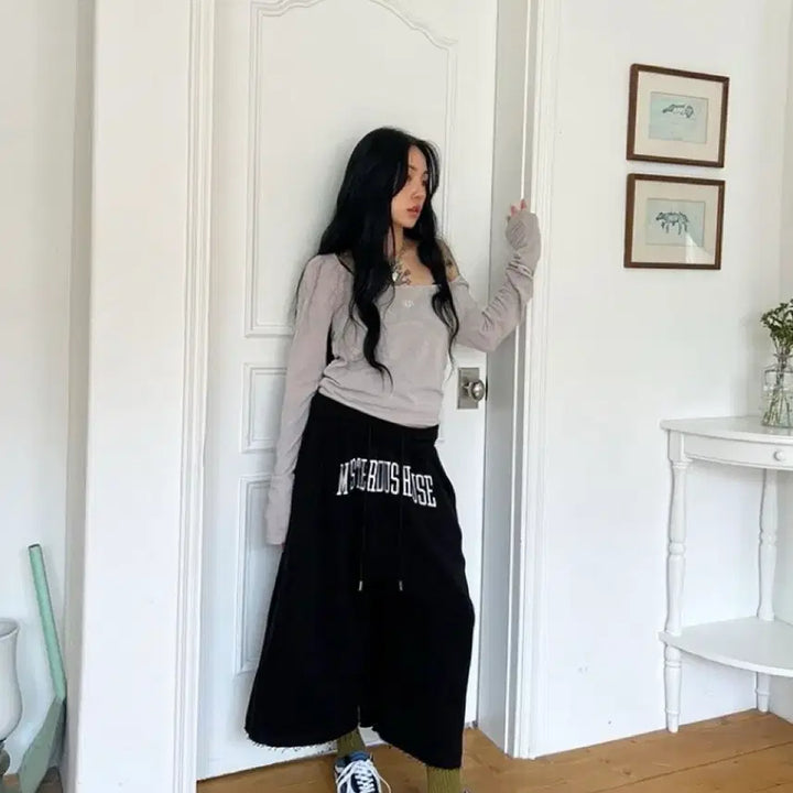 [BUNJANG] The Mysterious Hotel Wide Bermuda Pants / 더미스테리어스호텔 와이드 버뮤다