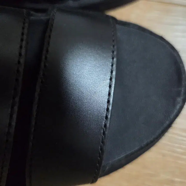 [BUNJANG] Dr. Martens Clarissa II Matte Black Sandals / 닥터마틴클라리사2 무광샌들