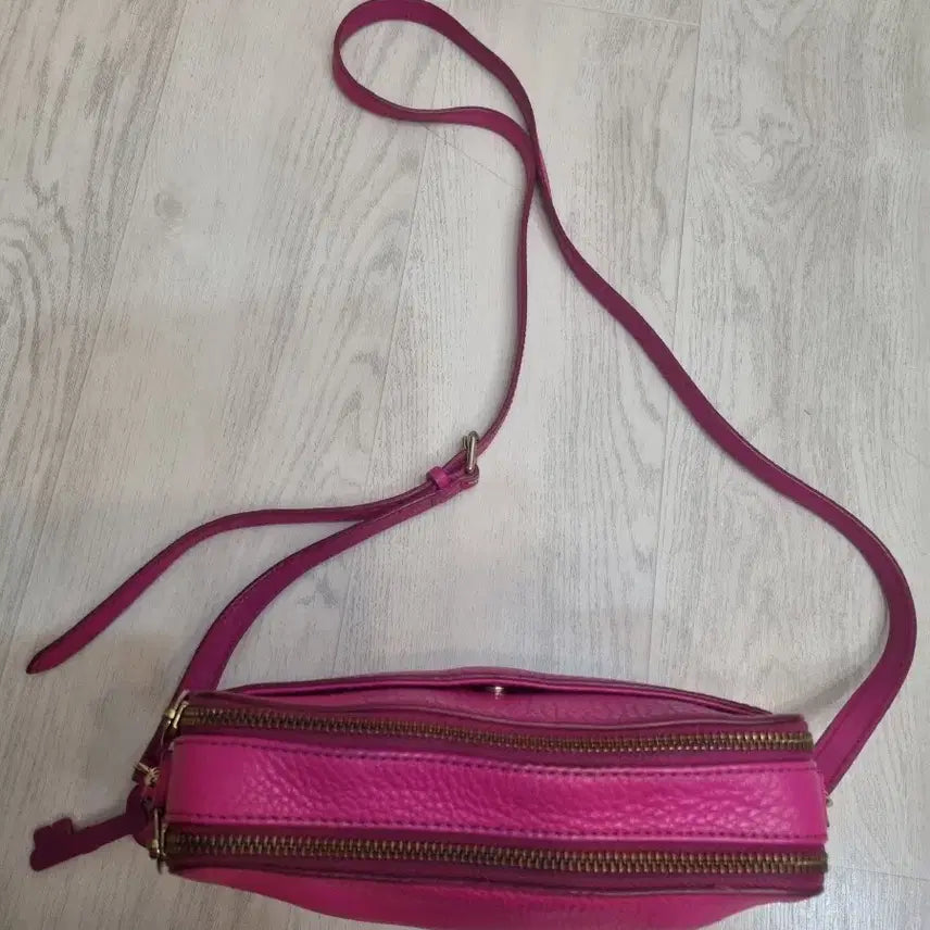 [BUNJANG] Fossil Mini Leather Crossbody Bag / 파슬 가죽 미니 크로스백