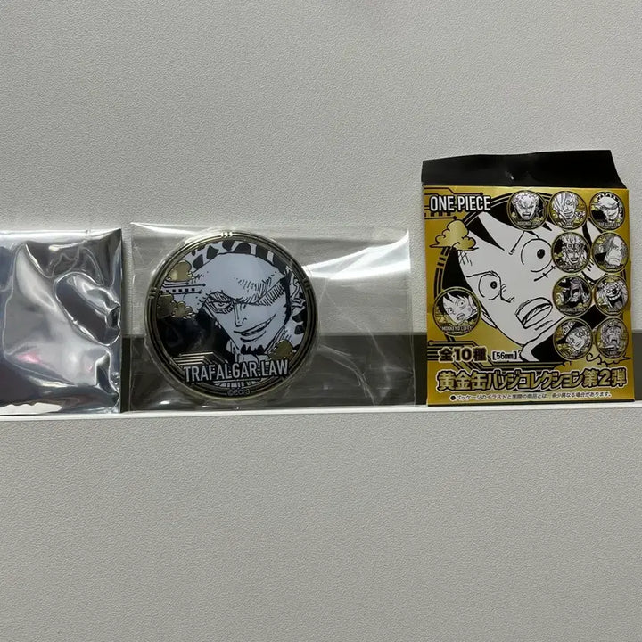 [BUNJANG] One Piece Trafalgar Law Golden Can Badge / 원피스 (트라팔가 로우) 골든 황금 캔뱃지 원화 굿즈