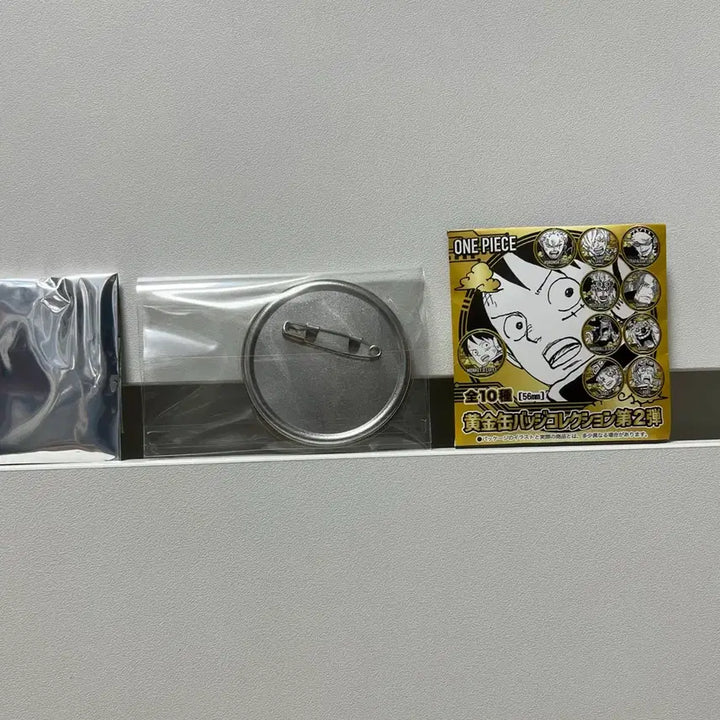 [BUNJANG] One Piece Koby Golden Can Badge / 원피스 (코비) 골든 황금 캔뱃지 원화 굿즈