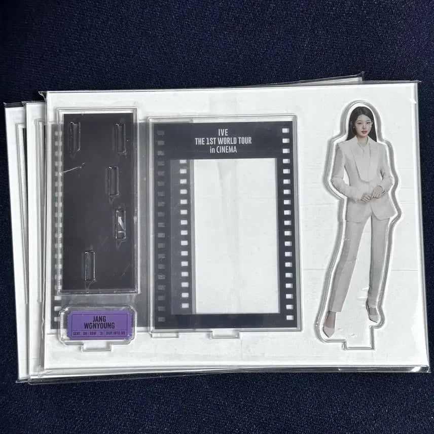 [BUNJANG] IVE Wonyoung Cinema Acrylic Stand / 아이브 엠디 시네마 아크릴 장원영