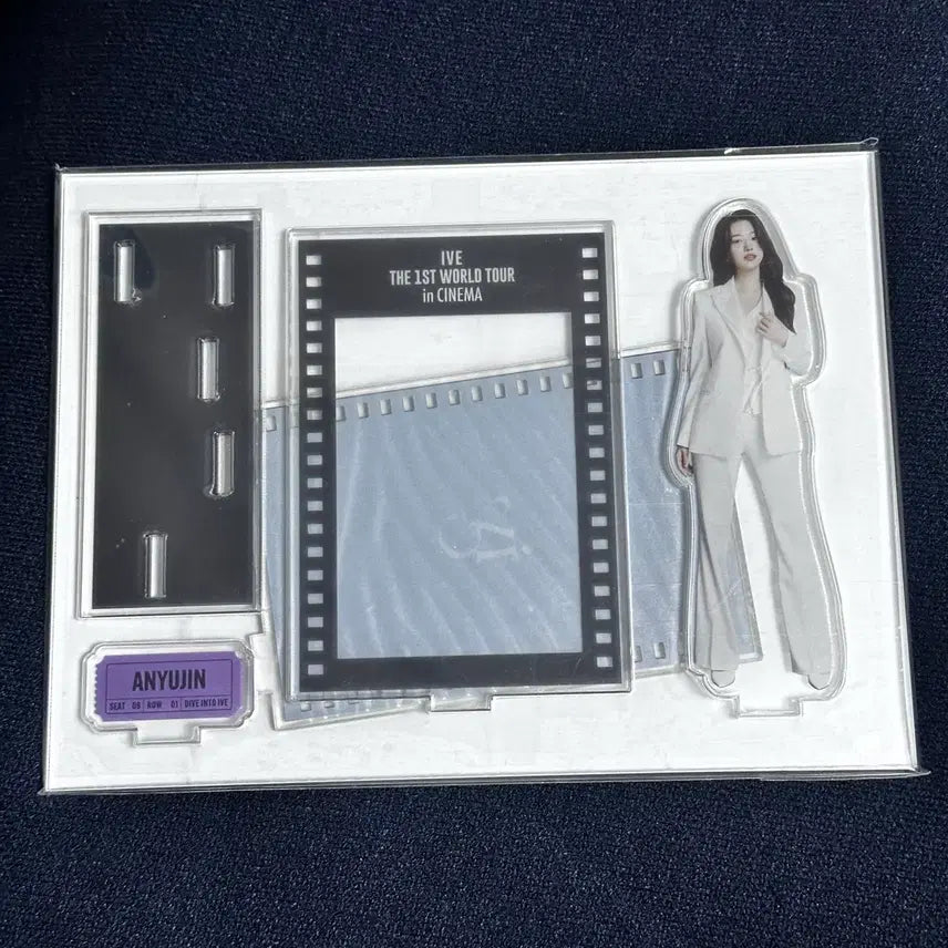 [BUNJANG] IVE An Yu-jin Cinema Acrylic Stand / 아이브 엠디 시네마 아크릴 안유진