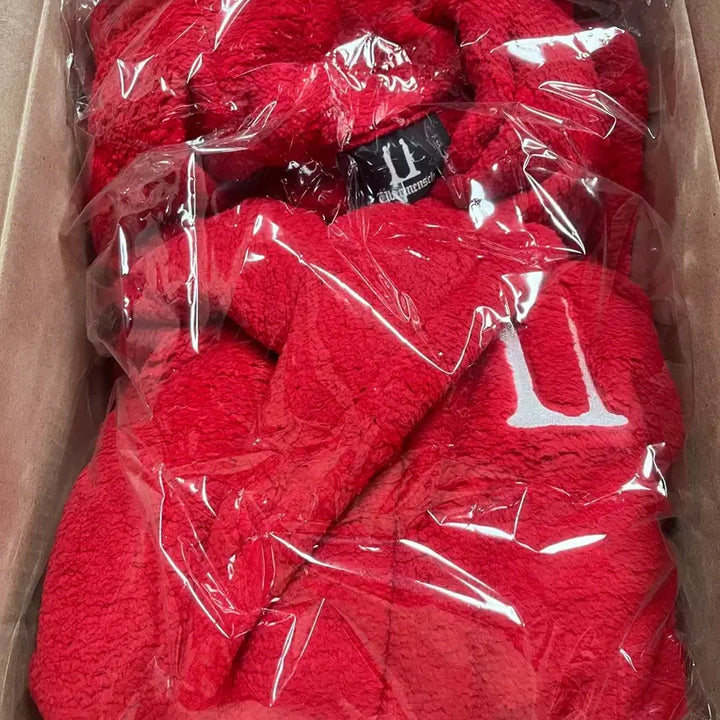 [BUNJANG] G-Dragon Weverse Shop Red Robe (Japan Exclusive) / 지드래곤 위버멘쉬 레드 로브(일본 한정) 판매합니다.