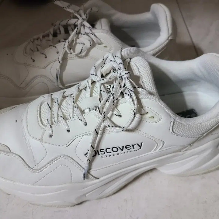 [BUNJANG] Discovery Expedition White Sneakers 275 / 디스커버리 익스페디션 흰색 운동화 275