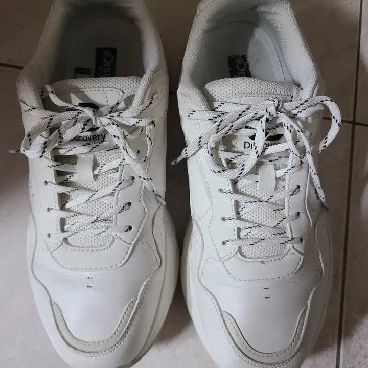 [BUNJANG] Discovery Expedition White Sneakers 275 / 디스커버리 익스페디션 흰색 운동화 275