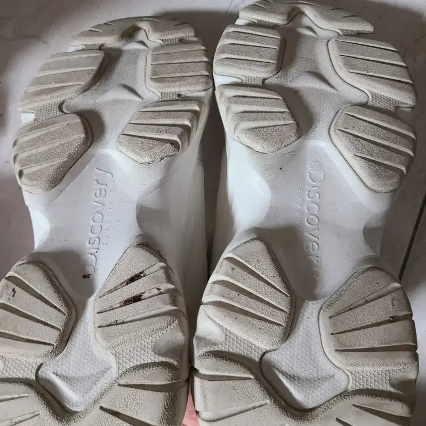 [BUNJANG] Discovery Expedition White Sneakers 275 / 디스커버리 익스페디션 흰색 운동화 275