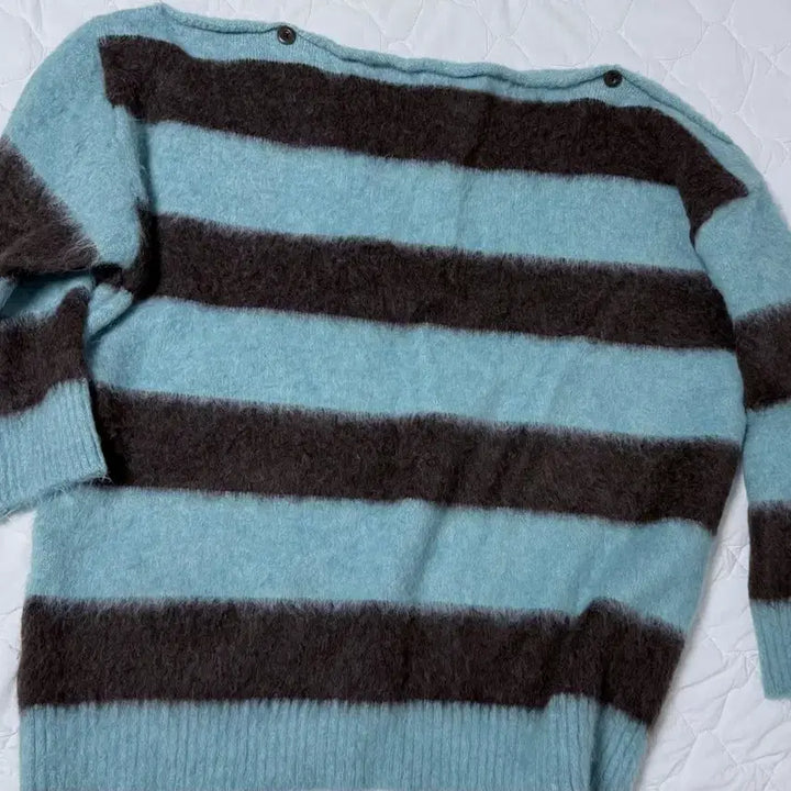 [BUNJANG] Unknown Planet Off-Shoulder Mohair Striped Knit (Blue-Brown) / 언노운 플라넷) 오프 숄더 모헤어 스트라이프 니트 블루-브라운 판매