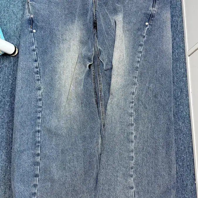 [BUNJANG] Mim the Wardrobe Youth Curved Away Jeans / 밈더워드로브 유스 커브드 어웨이 팬츠