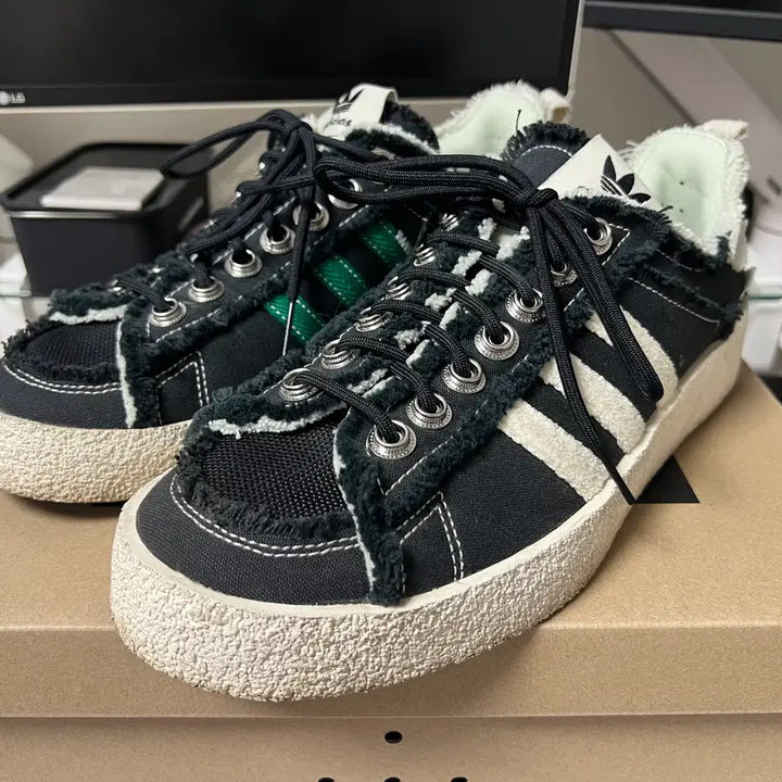 [SOLD OUT] 아디다스 송포더뮤트 캠퍼스 80s 블랙 275