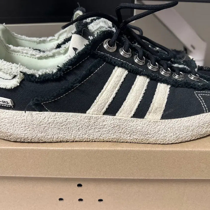 [SOLD OUT] 아디다스 송포더뮤트 캠퍼스 80s 블랙 275