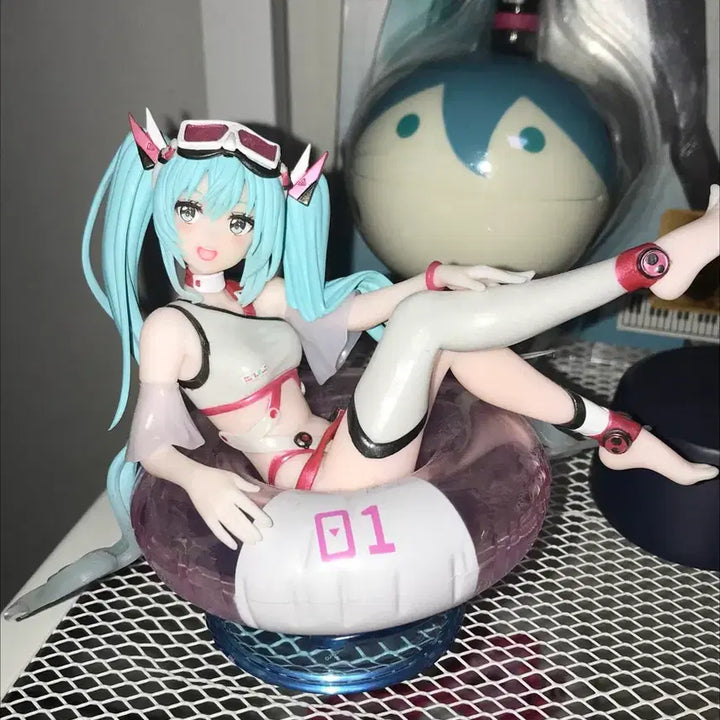 [BUNJANG] Hatsune Miku Swimsuit Aqua Float Tube Figure / 하츠네 미쿠 피규어 수영복 아쿠아 플로트 튜브 피규어