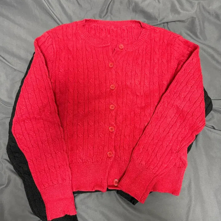 [BUNJANG] Basic Semi-Crop Cable Knit Cardigan / 꽈배기 라운드 케이블 기본 세미크롭 긴팔 봄가디건