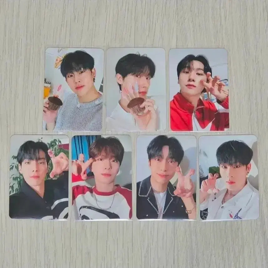 [SOLD OUT] 급처] 몬스타엑스 2024 시즌그리팅 일괄 특전포카 포함