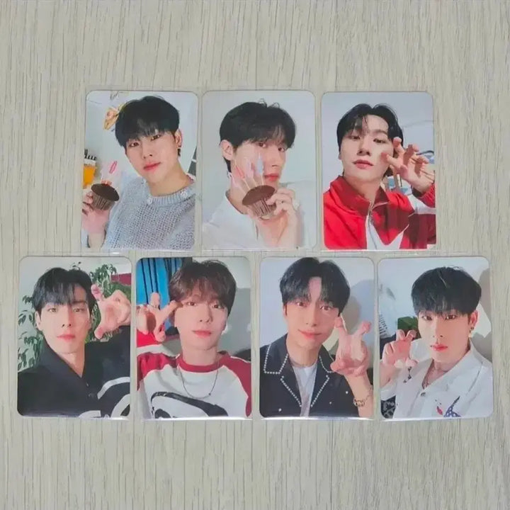 [SOLD OUT] 급처] 몬스타엑스 2024 시즌그리팅 일괄 특전포카 포함