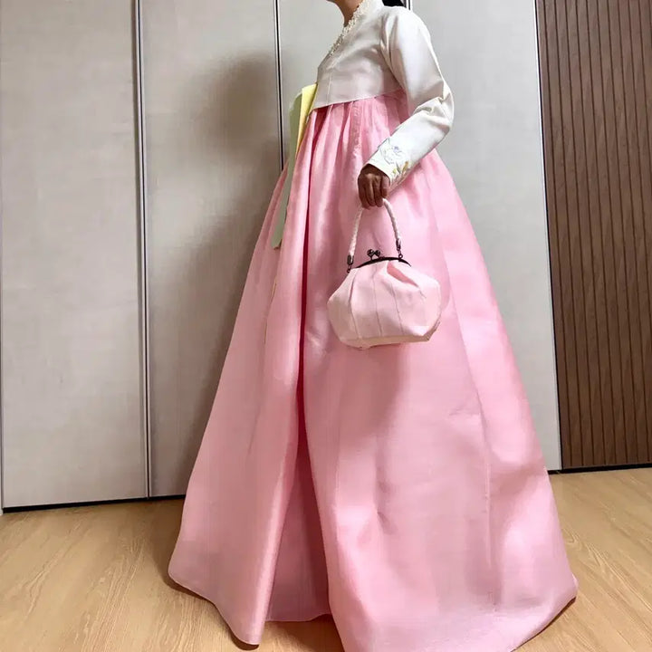 [BUNJANG] Traditional Korean Hanbok Full Set (55 Size) / 고급 여성 한복 풀세트(저고리,조끼,치마,속치마,가방) 55사이즈