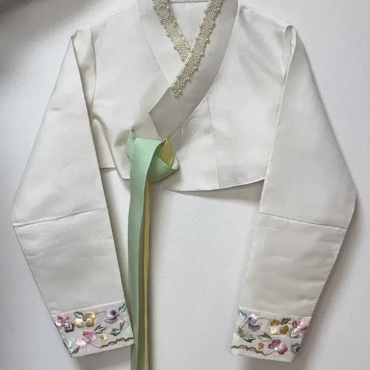 [BUNJANG] Traditional Korean Hanbok Full Set (55 Size) / 고급 여성 한복 풀세트(저고리,조끼,치마,속치마,가방) 55사이즈