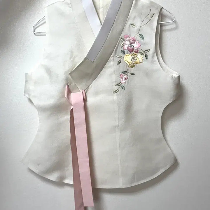[BUNJANG] Traditional Korean Hanbok Full Set (55 Size) / 고급 여성 한복 풀세트(저고리,조끼,치마,속치마,가방) 55사이즈