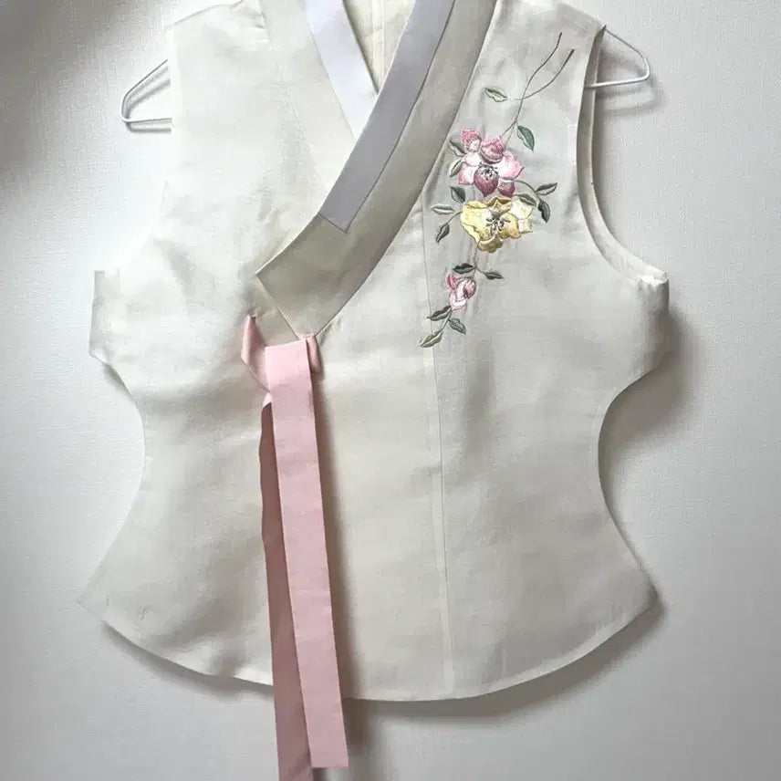 [BUNJANG] Traditional Korean Hanbok Full Set (55 Size) / 고급 여성 한복 풀세트(저고리,조끼,치마,속치마,가방) 55사이즈
