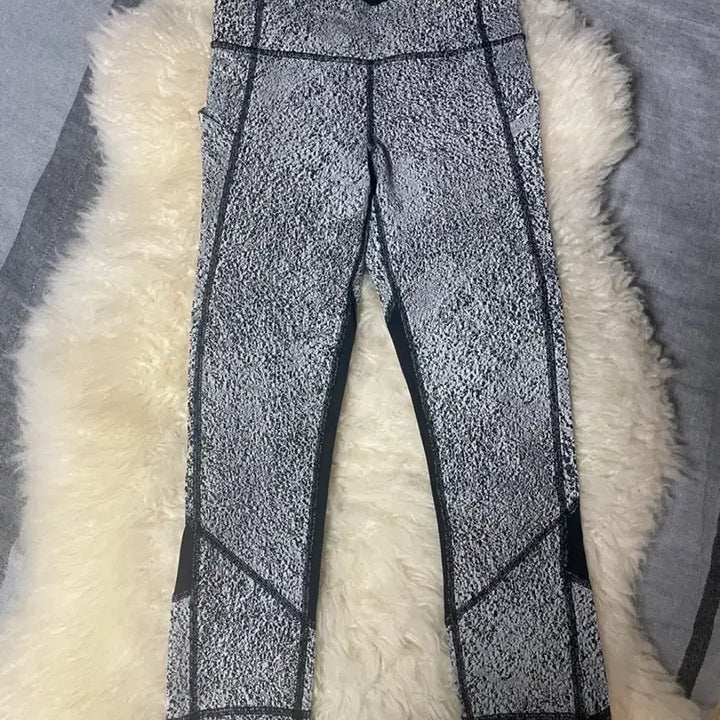 [BUNJANG] Lululemon Align High-Rise 8" Short with Pockets Noise Pattern Leggings Size 2 / 룰루레몬 노이즈 레깅스 사이즈 2