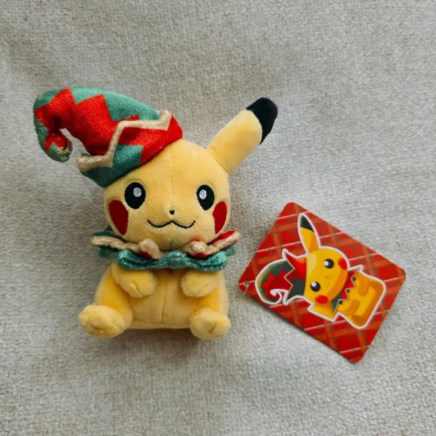 [BUNJANG] Pokemon Center 2018 Christmas Limited Jester Pikachu Mascot Keychain Plush / 2018 크리스마스 한정 광대 피카츄 마스코트 키링 인형 포켓몬센터