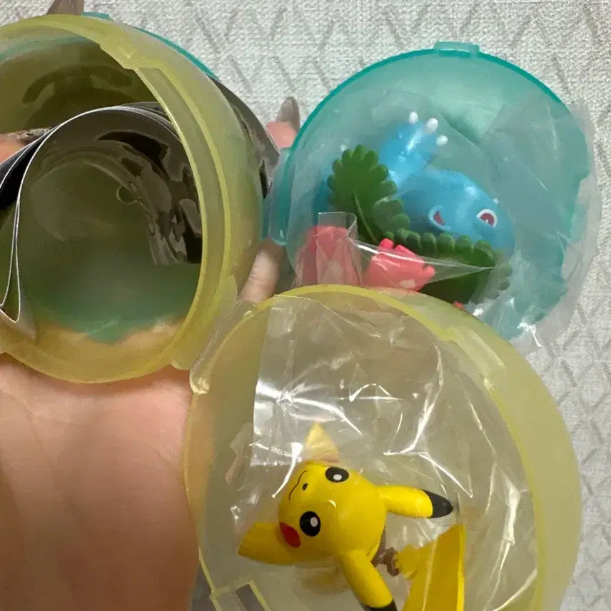 [BUNJANG] Pokemon Bulbasaur Pikachu Gacha Set / 포켓몬 이상해꽃 피카츄 가챠