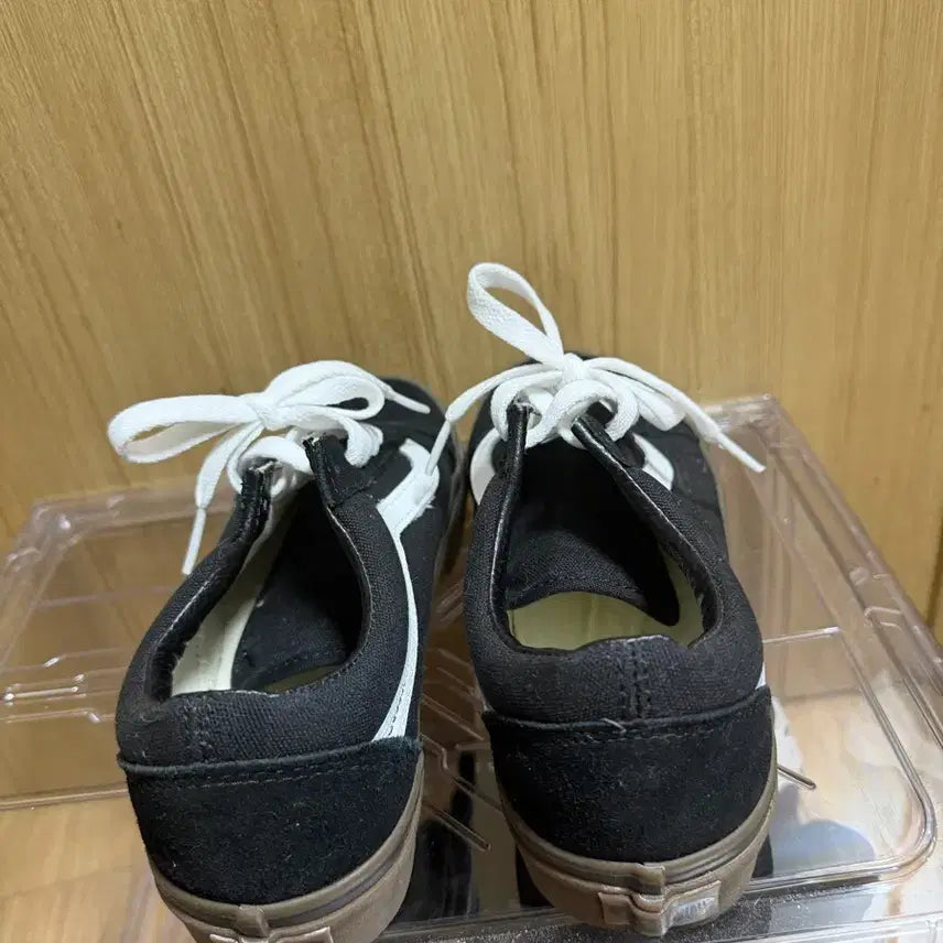 [BUNJANG] Vans Old Skool Black/Gum Sole Sneakers / 반스 올드스쿨 블랙/검 솔 240mm